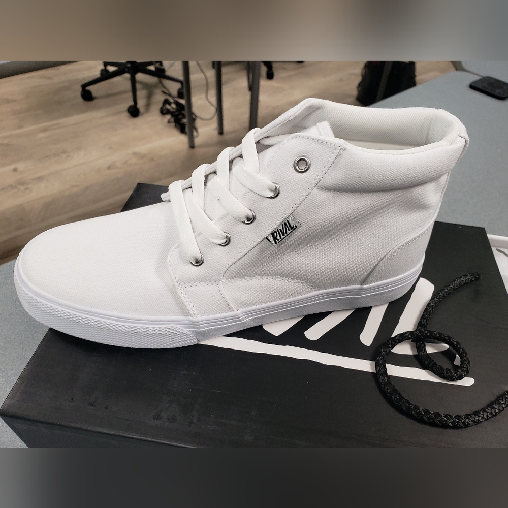 NIB RIVAL Womens White Sneaker